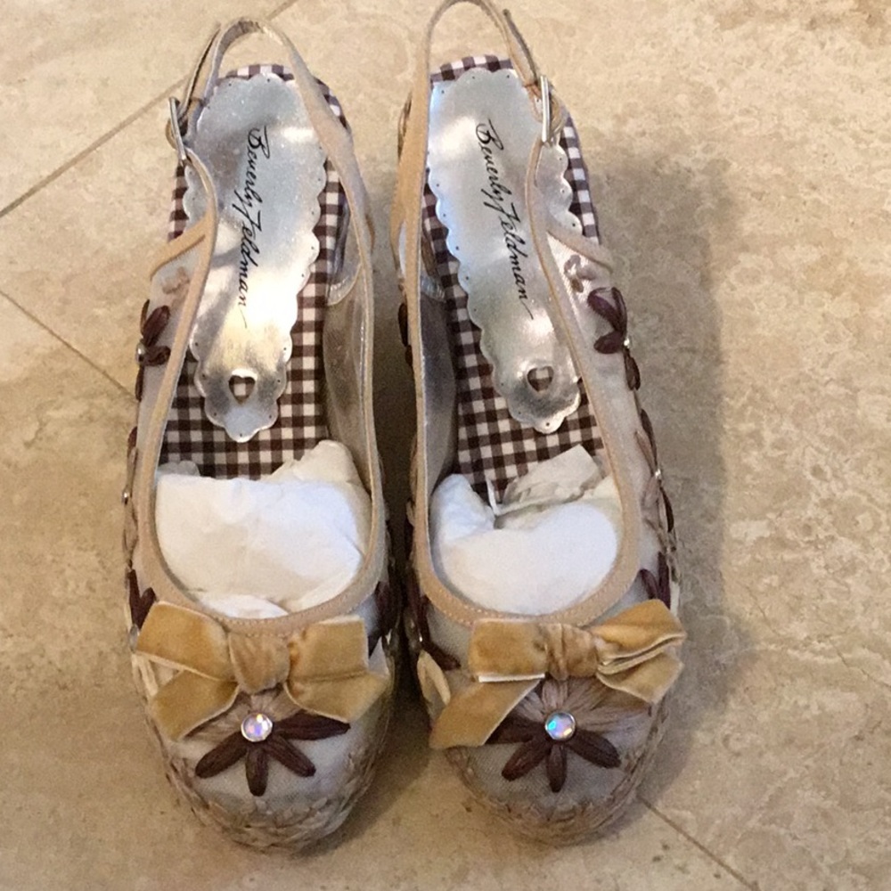 BEVERLY FELDMAN EMBROIDERED WEDGE HEELS SZ 7.5